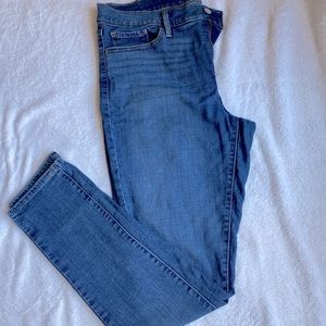 Levi’s 311 Shaping Skinny